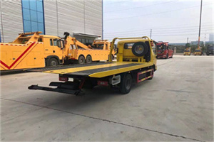 舞钢非事故拖车